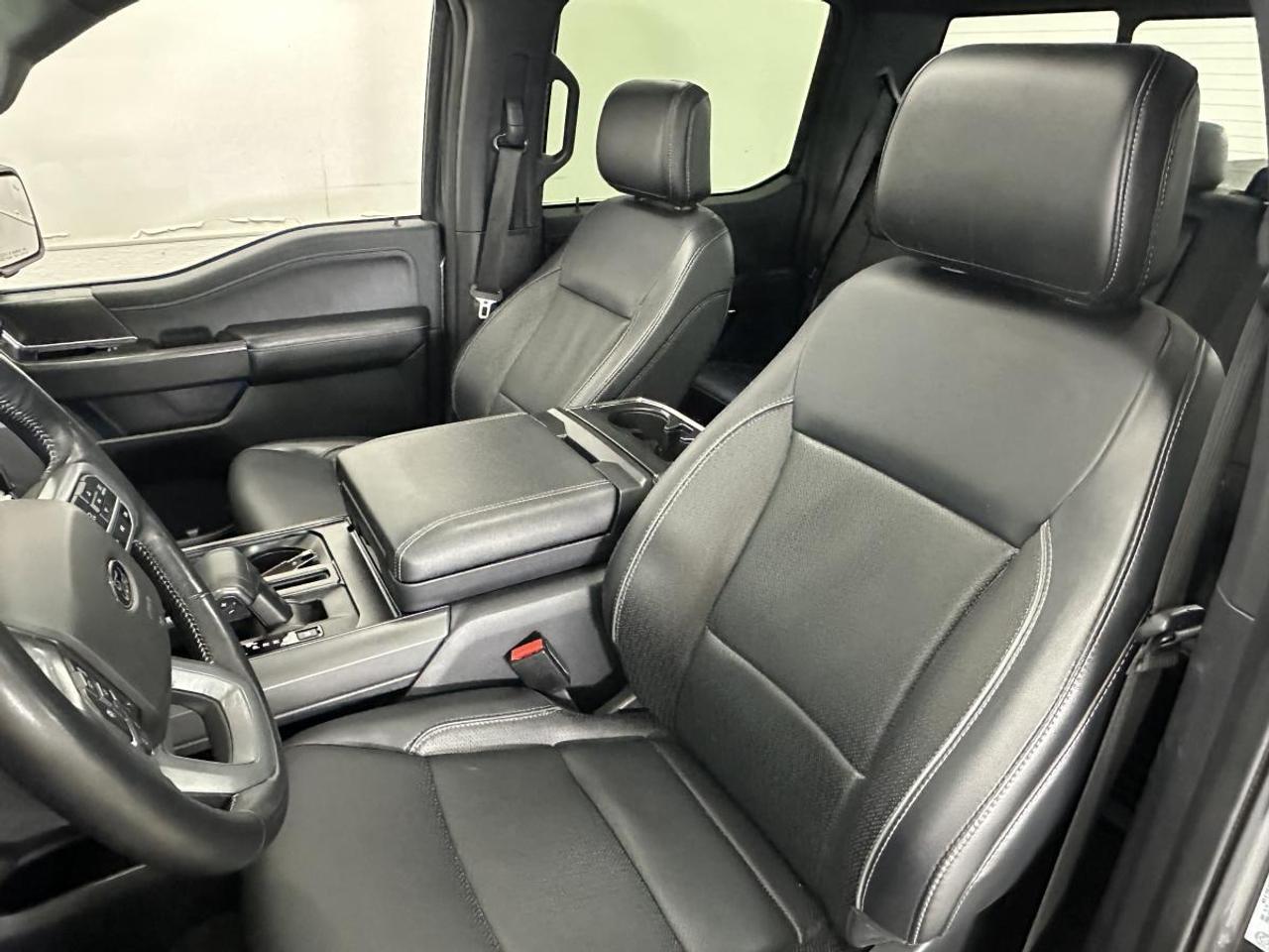 2024 Ford F-150 Lariat LARIAT/HYBRID/4WD/PANOROOF/LEATHER/NAVI/1 OWNER FORD LEASE! Photo