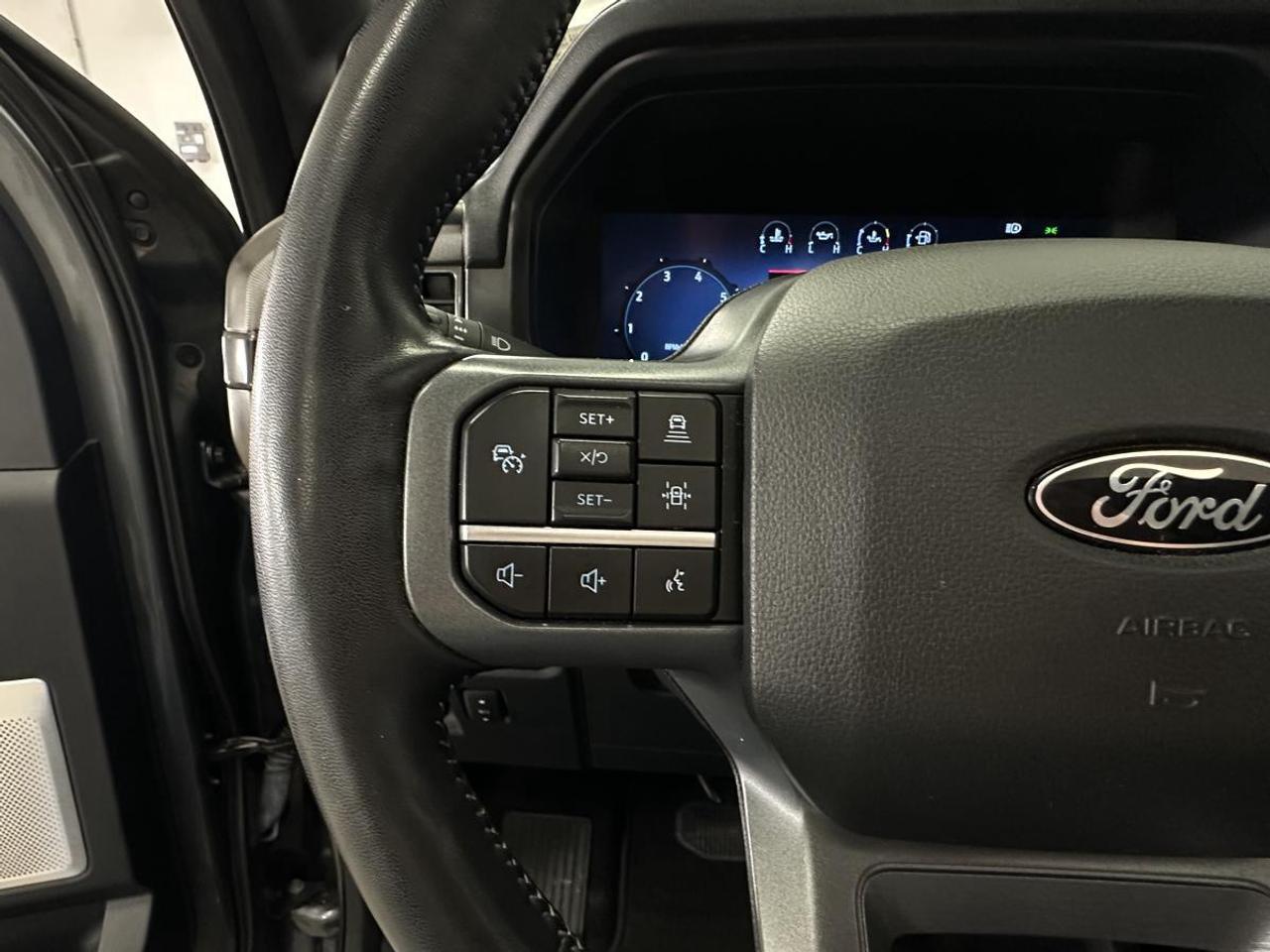 2024 Ford F-150 Lariat LARIAT/HYBRID/4WD/PANOROOF/LEATHER/NAVI/1 OWNER FORD LEASE! Photo