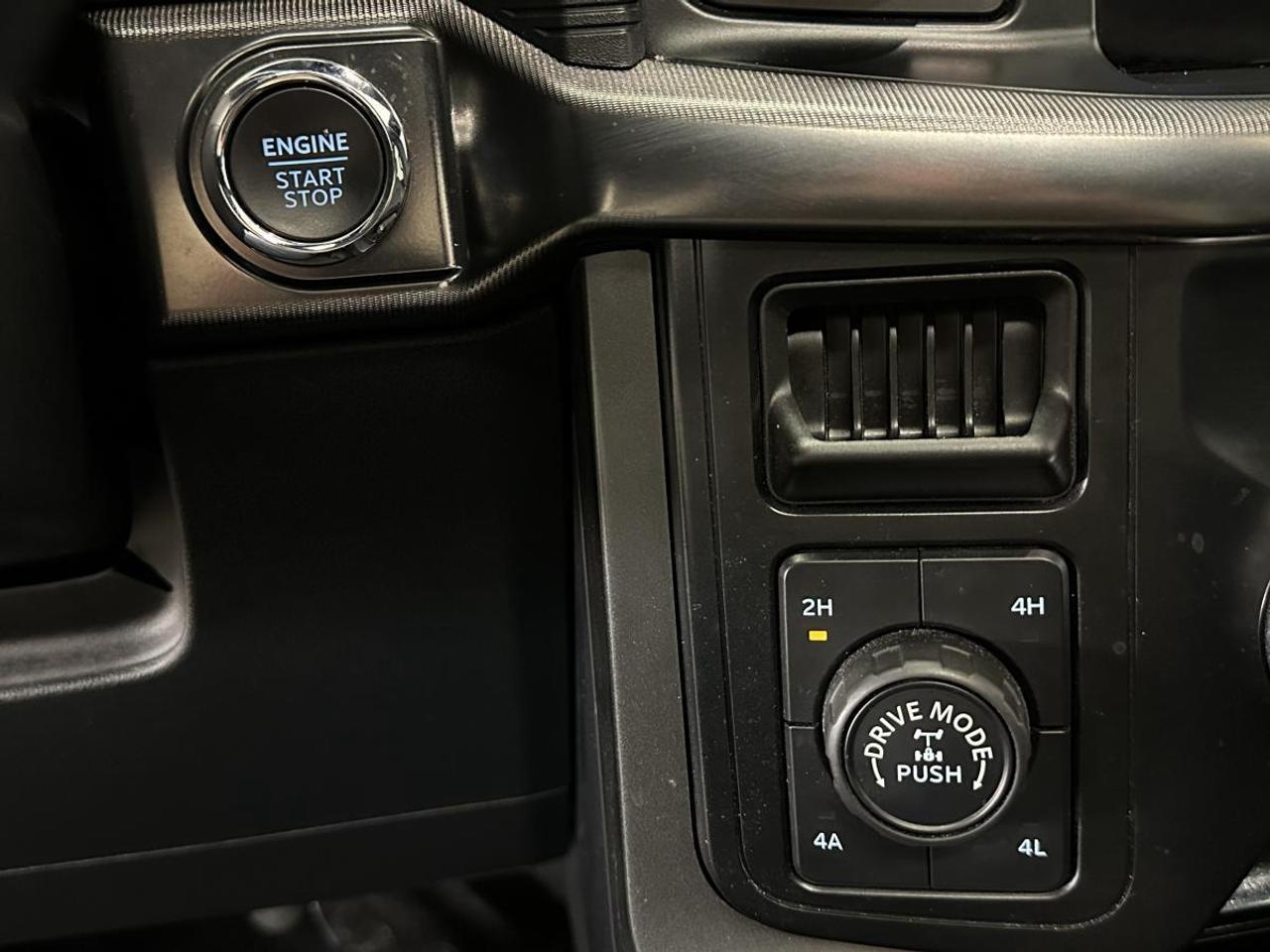 2024 Ford F-150 Lariat LARIAT/HYBRID/4WD/PANOROOF/LEATHER/NAVI/1 OWNER FORD LEASE! Photo