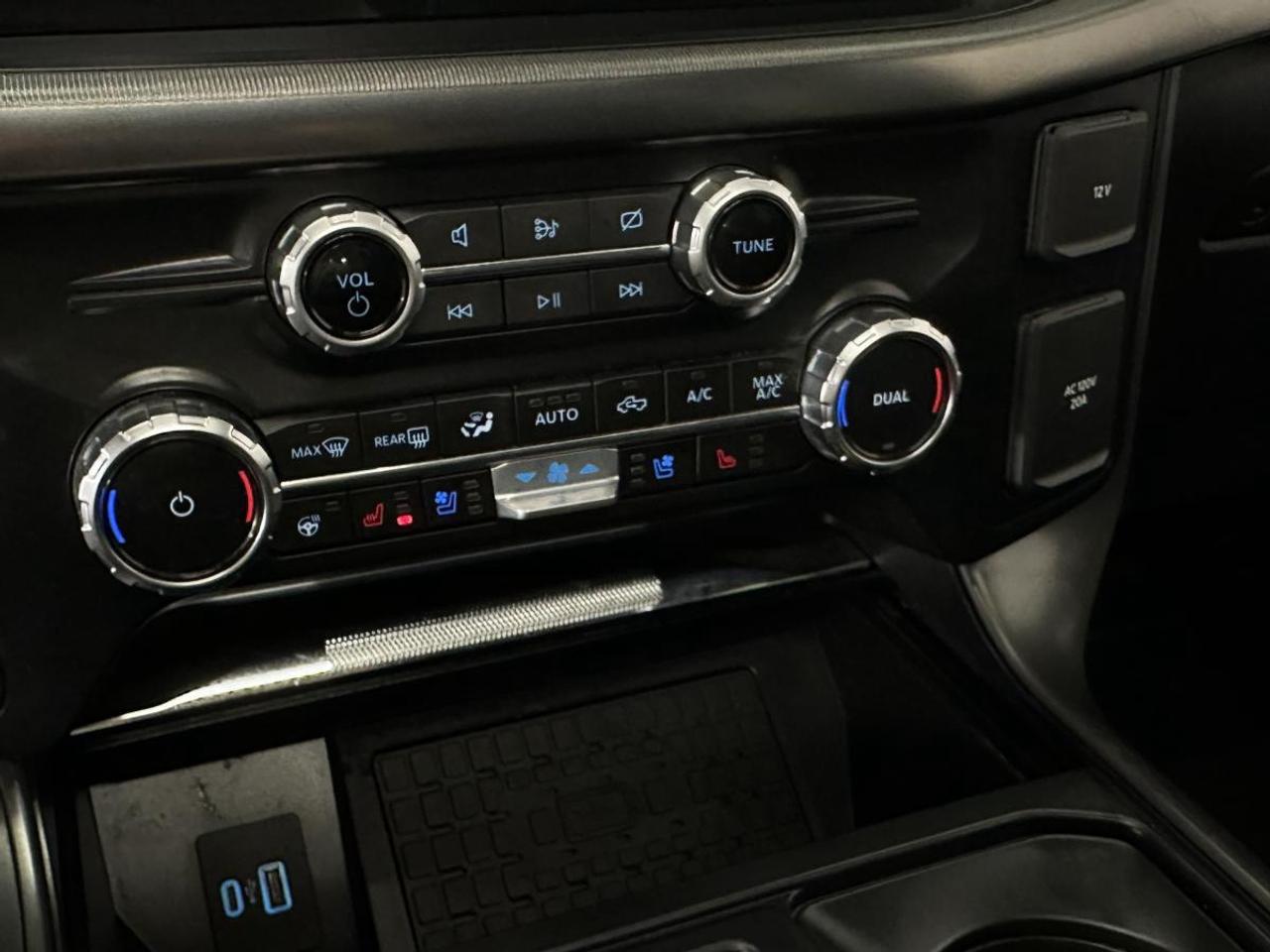 2024 Ford F-150 Lariat LARIAT/HYBRID/4WD/PANOROOF/LEATHER/NAVI/1 OWNER FORD LEASE! Photo