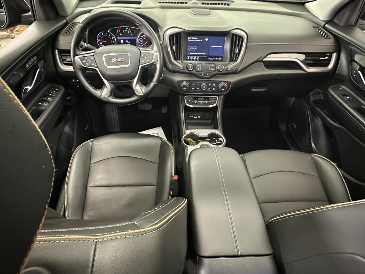 2024 GMC Terrain AT4/AWD/PANOROOF/29800KM/OFF GMAC LEASE! Photo