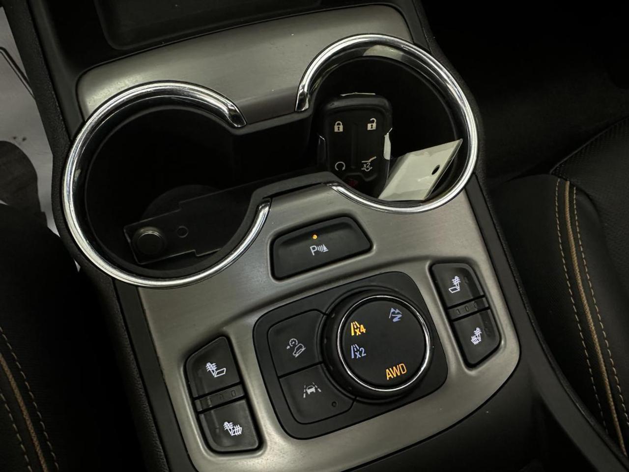 2024 GMC Terrain AT4/AWD/PANOROOF/29800KM/OFF GMAC LEASE! Photo