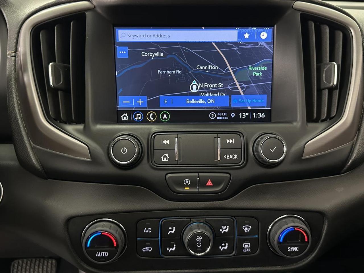 2024 GMC Terrain AT4/AWD/PANOROOF/29800KM/OFF GMAC LEASE! Photo