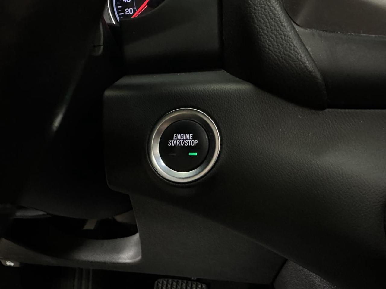 2024 GMC Terrain AT4/AWD/PANOROOF/29800KM/OFF GMAC LEASE! Photo