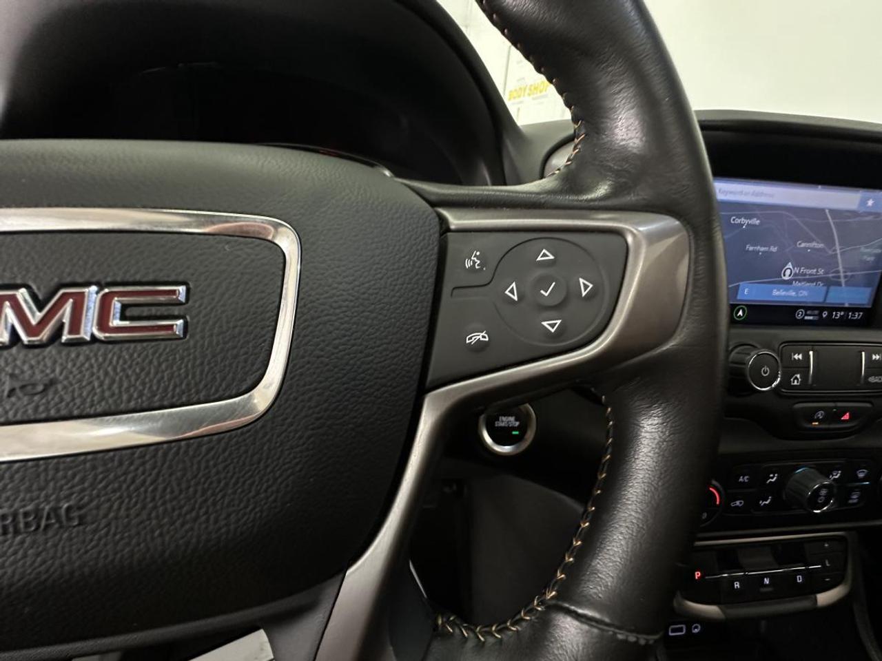 2024 GMC Terrain AT4/AWD/PANOROOF/29800KM/OFF GMAC LEASE! Photo