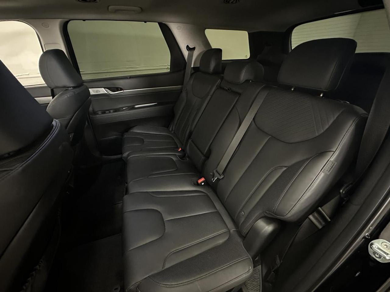 2025 Hyundai PALISADE Urban 8 Passenger URBAN/AWD/8 PASSENGER/LEATHER/ROOF/NAVI/21KM/1 OWNER! Photo