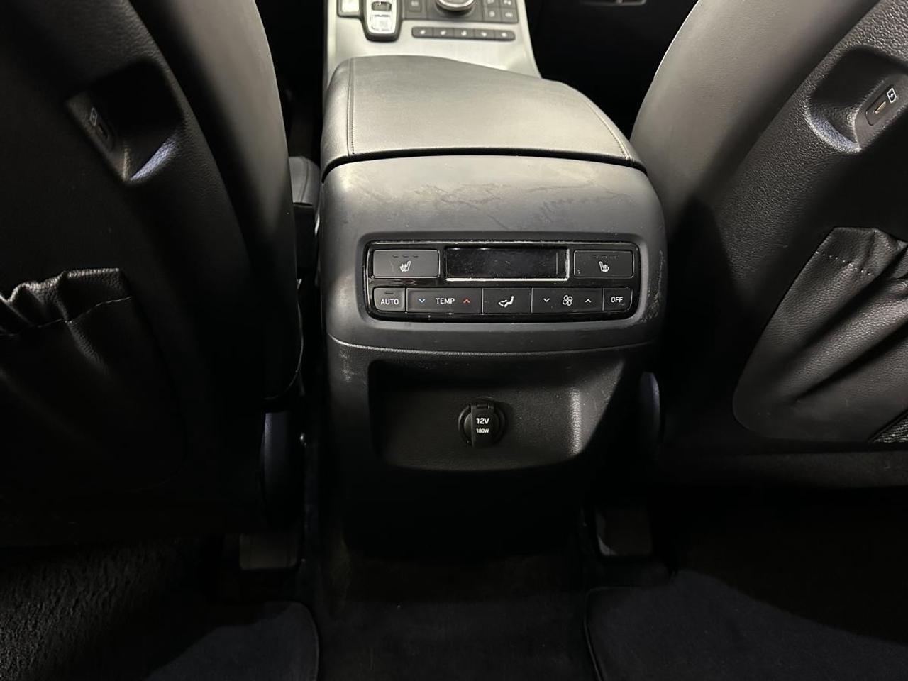 2025 Hyundai PALISADE Urban 8 Passenger URBAN/AWD/8 PASSENGER/LEATHER/ROOF/NAVI/21KM/1 OWNER! Photo