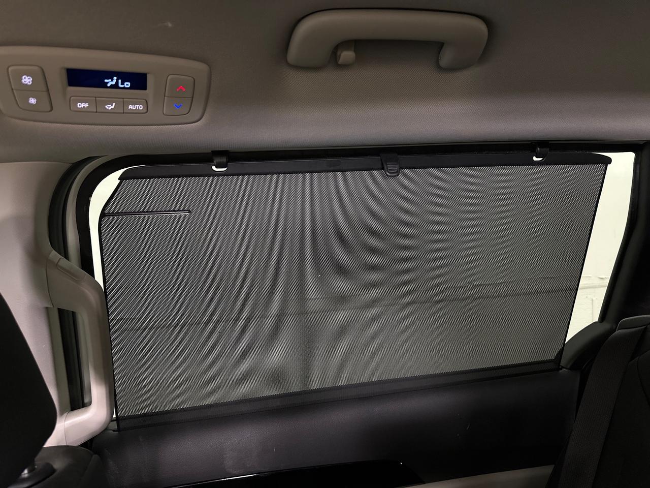 2024 Kia Carnival EX/LEATHER/DUAL PWR DOORS/DUAL PWR SEATS/MORE! Photo