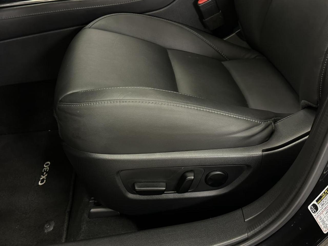 2024 Mazda CX-30 GS/AWD/LUXURY LEATHER/SUNROOF/39KM/BLACK! Photo
