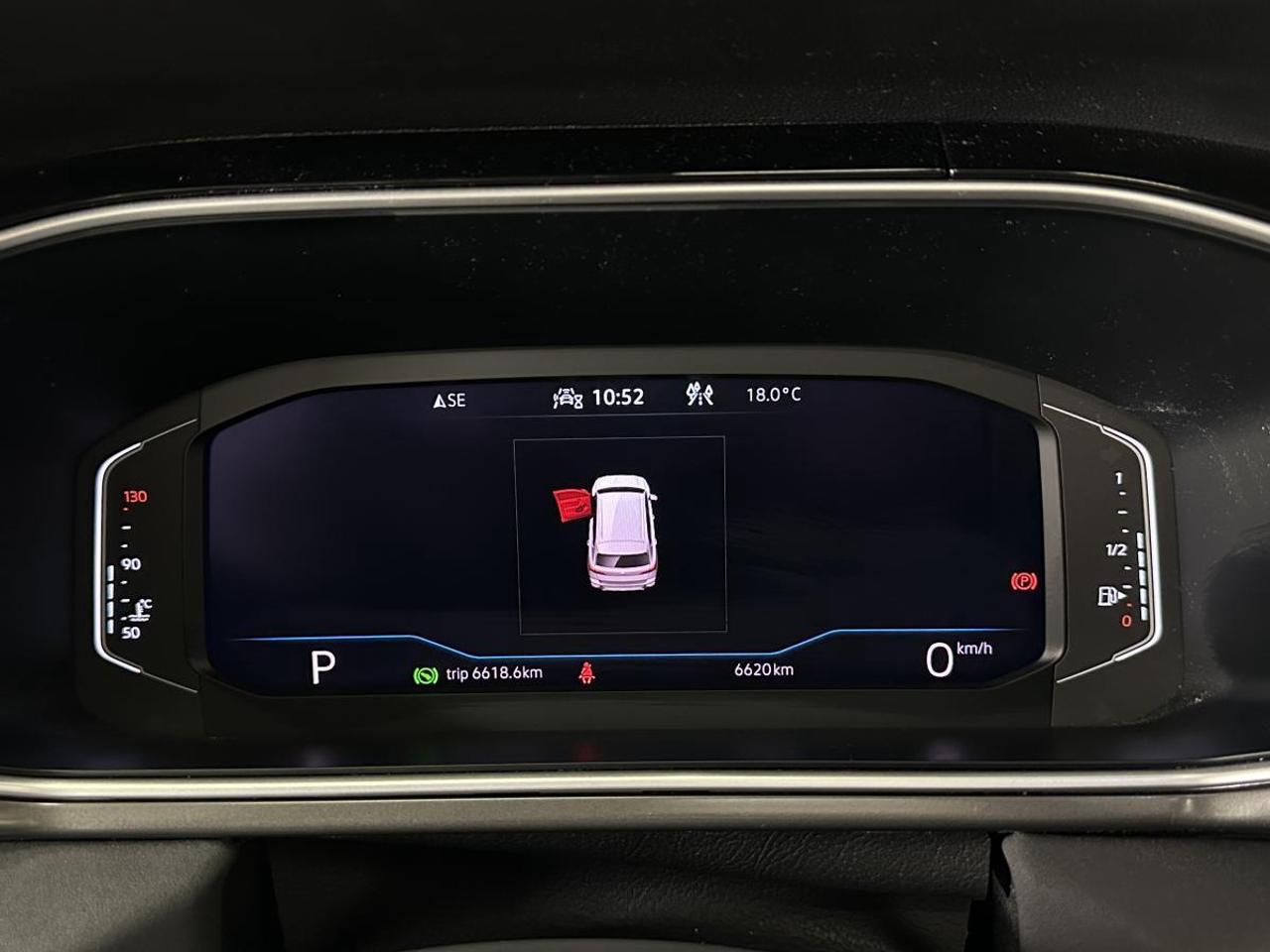 2025 Volkswagen Taos Comfortline Black Edition COMFORTLINE/AWD/BLACK EDITION/PANOROOF/LEATHER/6400KM/VW DIRECT! Photo