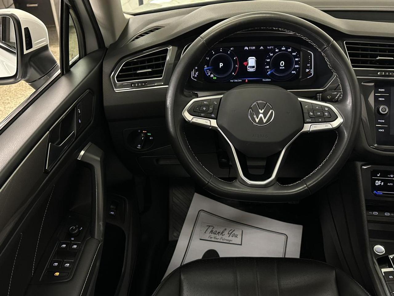 2023 Volkswagen Tiguan Comfortline COMFORTLINE/AWD/HEATED LEATHER/PANOROOF! Photo