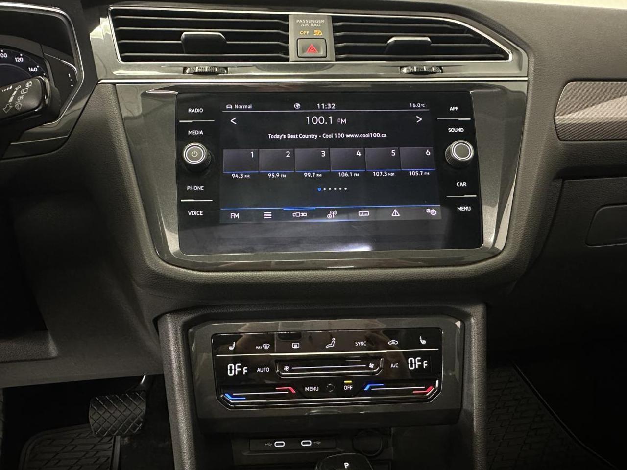 2023 Volkswagen Tiguan Comfortline COMFORTLINE/AWD/HEATED LEATHER/PANOROOF! Photo