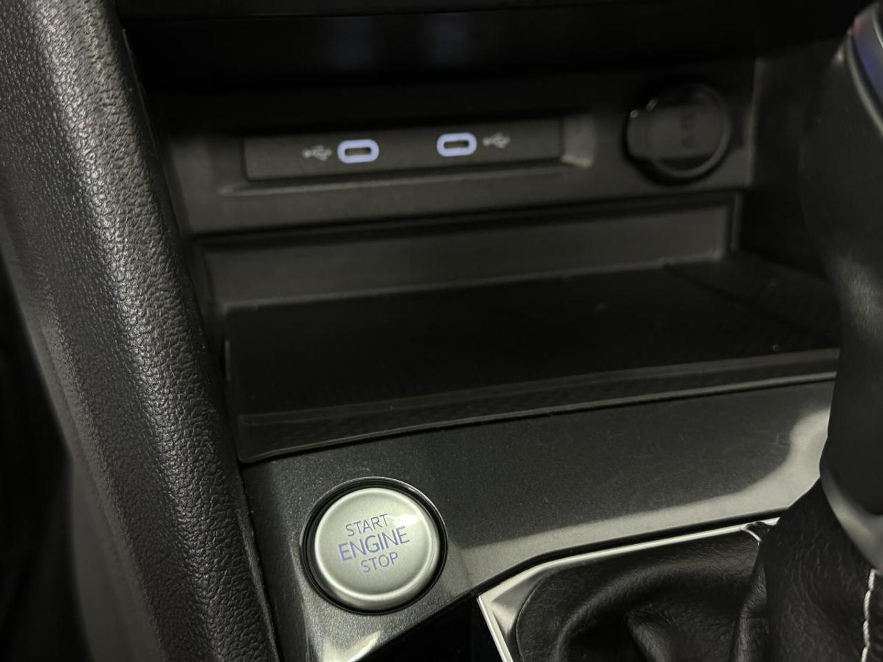 2023 Volkswagen Tiguan Comfortline COMFORTLINE/AWD/HEATED LEATHER/PANOROOF! Photo