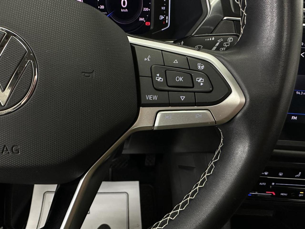 2023 Volkswagen Tiguan Comfortline COMFORTLINE/AWD/HEATED LEATHER/PANOROOF! Photo