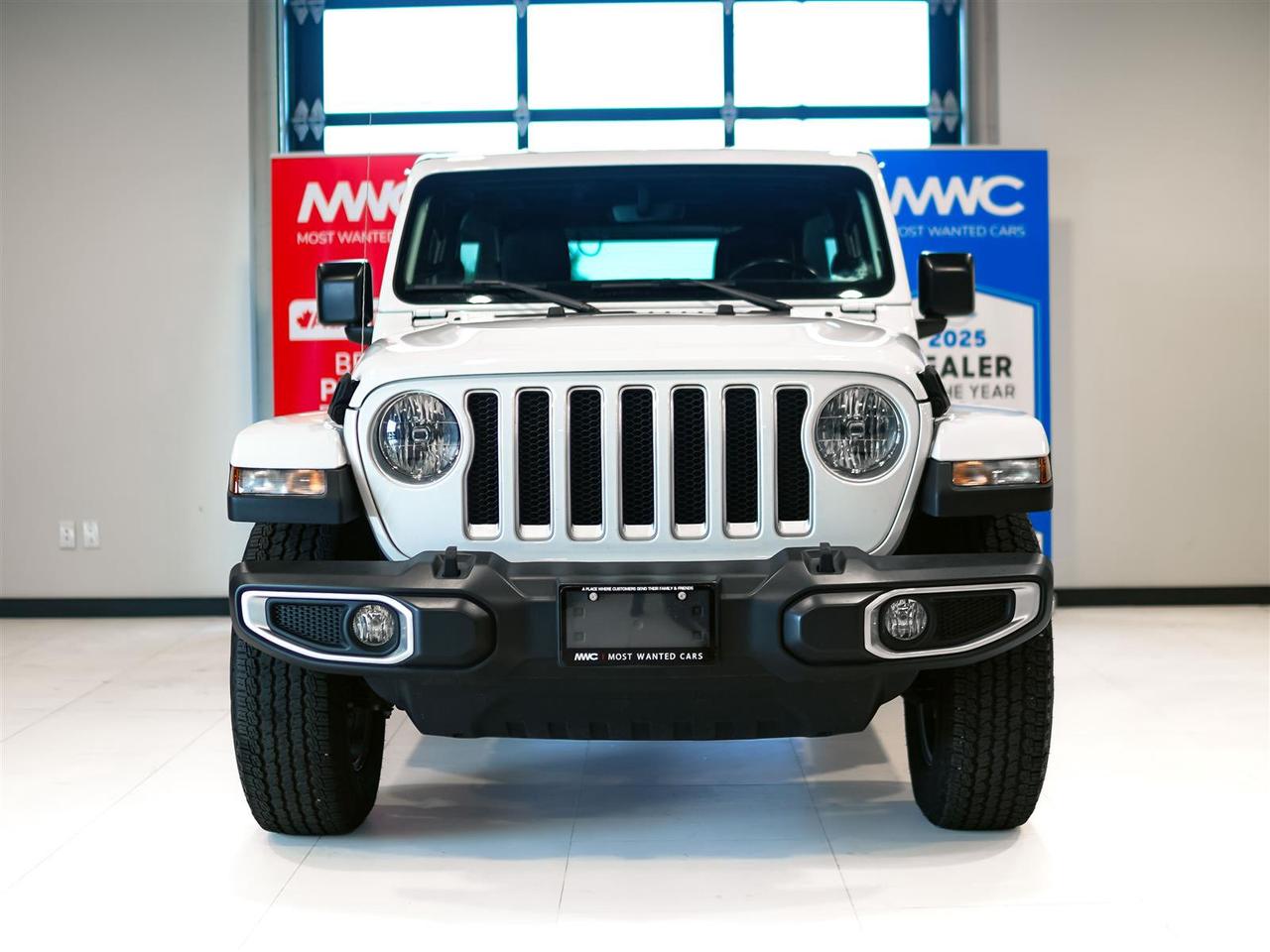 2023 Jeep Wrangler SAHARA 3.6L | LEATHER | FREEDOM TOP | COLD + TOW PKG Photo
