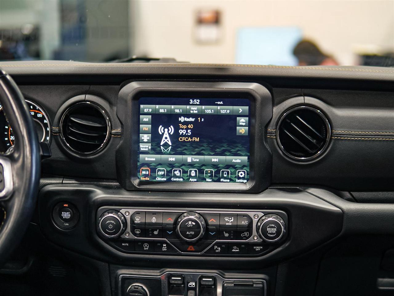 2023 Jeep Wrangler HIGH ALTITUDE | SKY TOP | NAV | NAPPA LEATHER Photo