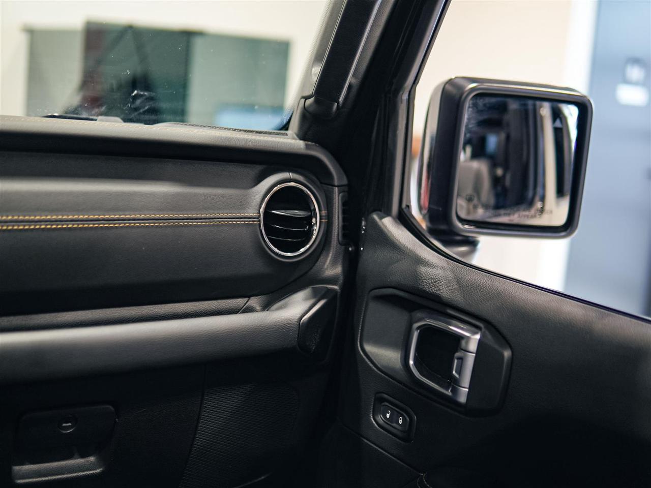 2023 Jeep Wrangler HIGH ALTITUDE | SKY TOP | NAV | NAPPA LEATHER Photo