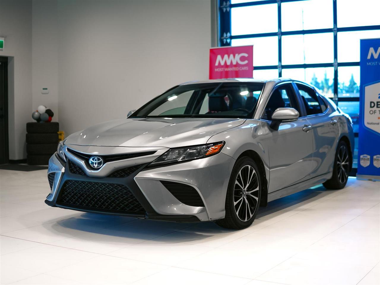 2018 Toyota Camry SE UPGRADE | SUNROOF | NO ACCIDENTS Photo