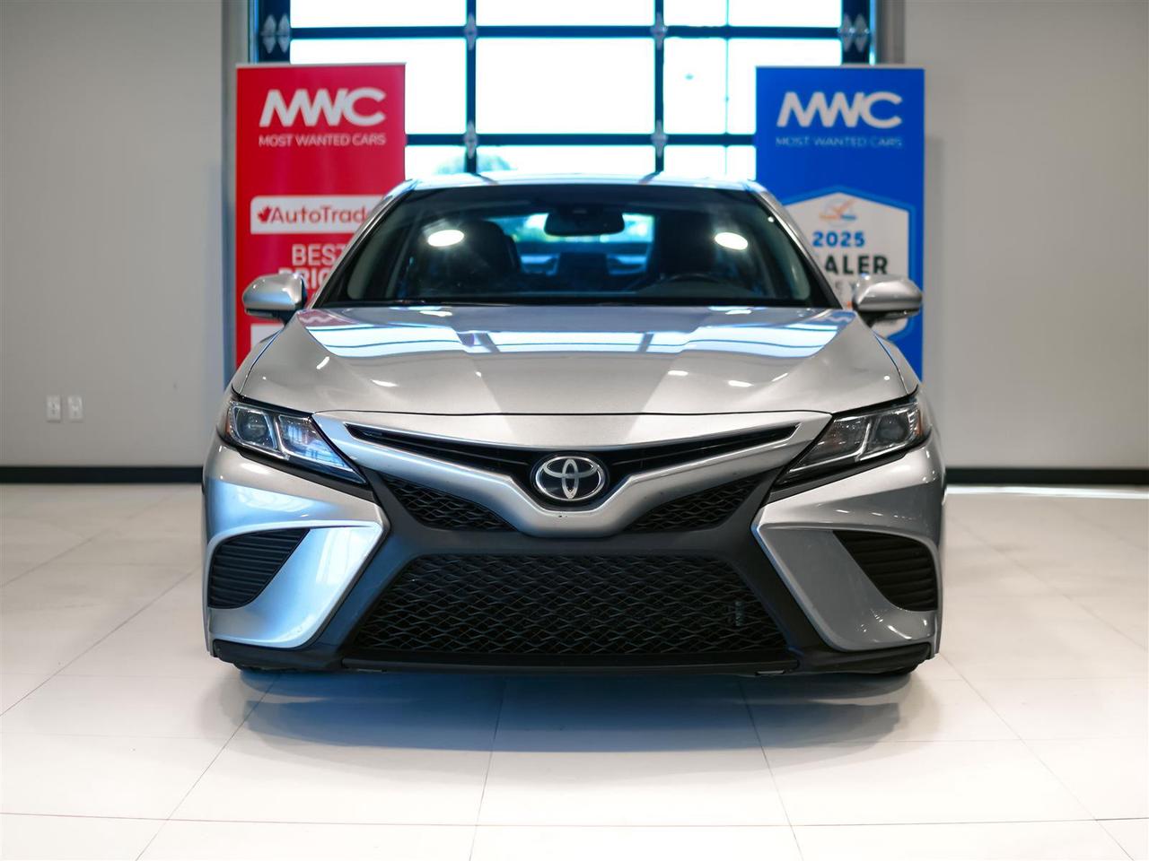 2018 Toyota Camry SE UPGRADE | SUNROOF | NO ACCIDENTS Photo