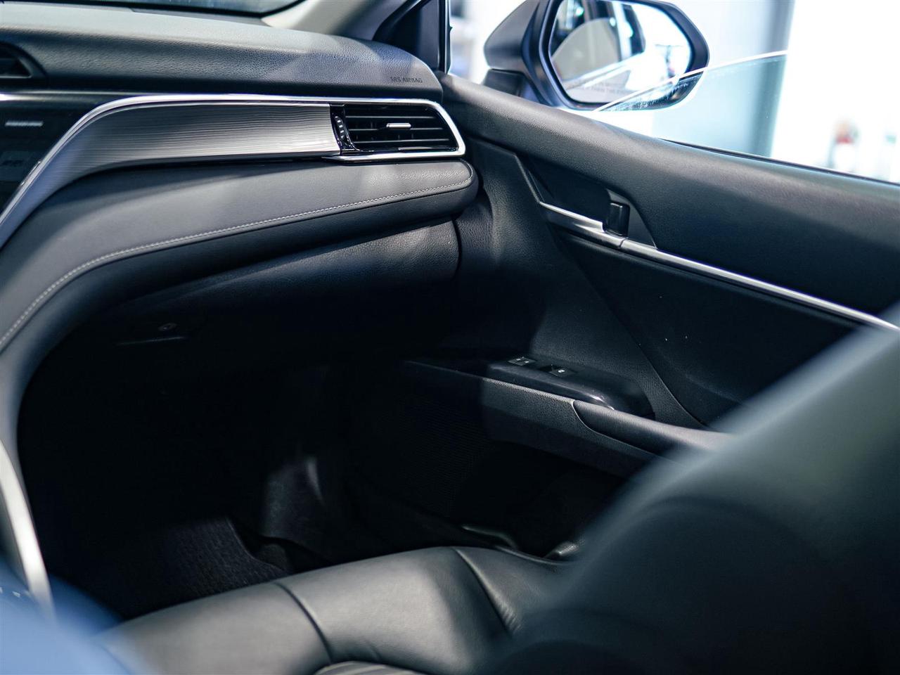 2018 Toyota Camry SE UPGRADE | SUNROOF | NO ACCIDENTS Photo