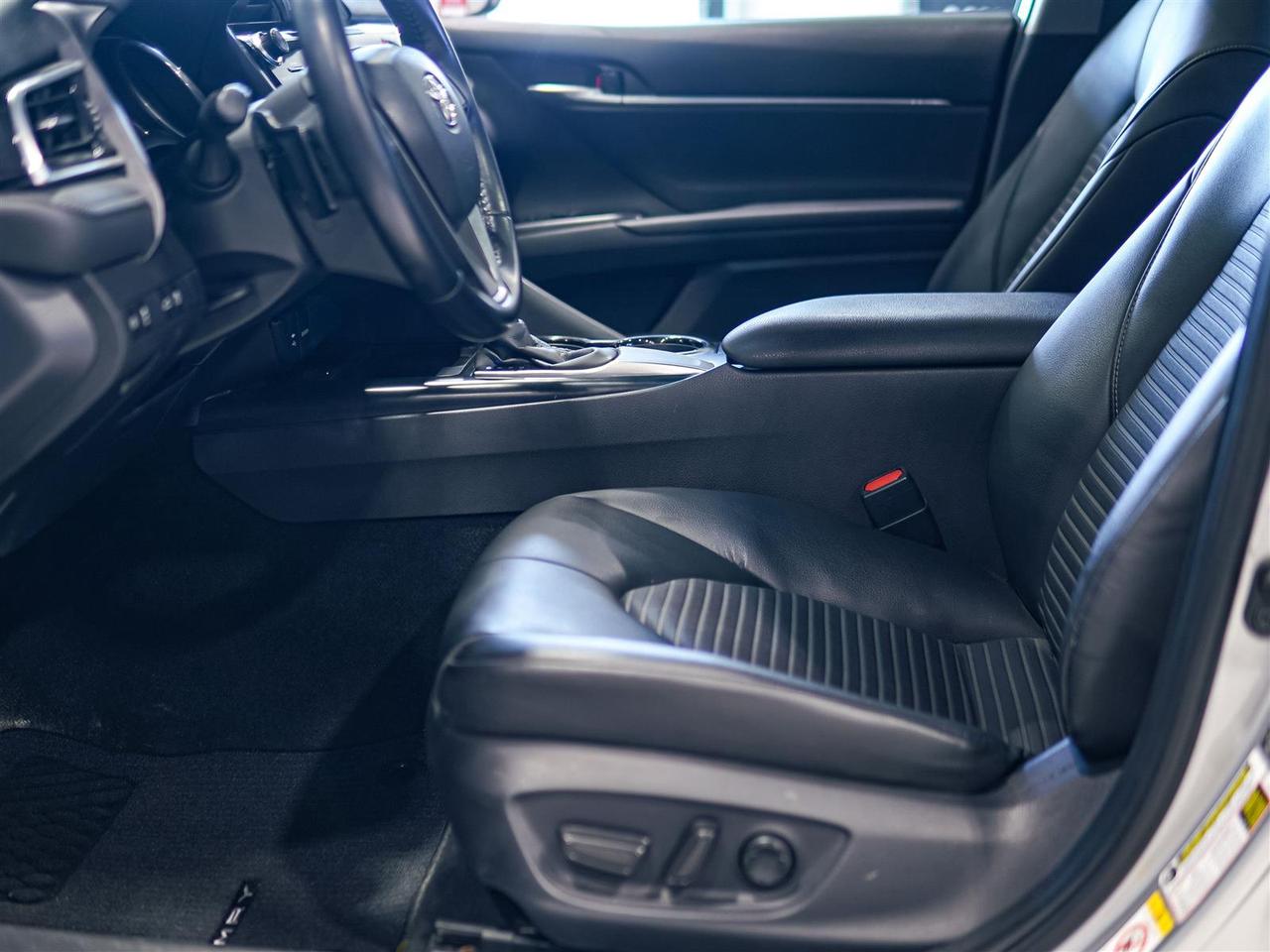 2018 Toyota Camry SE UPGRADE | SUNROOF | NO ACCIDENTS Photo