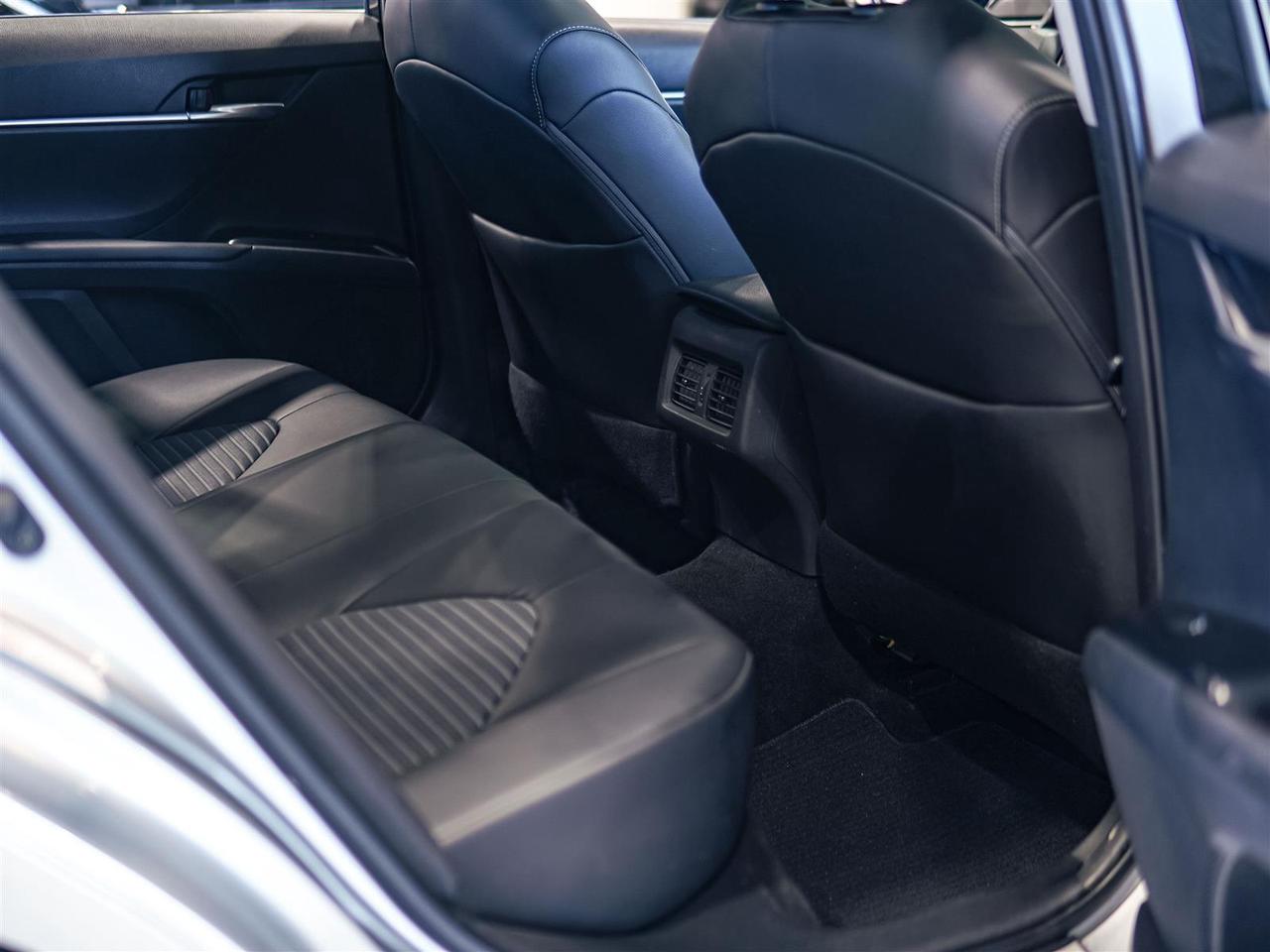 2018 Toyota Camry SE UPGRADE | SUNROOF | NO ACCIDENTS Photo