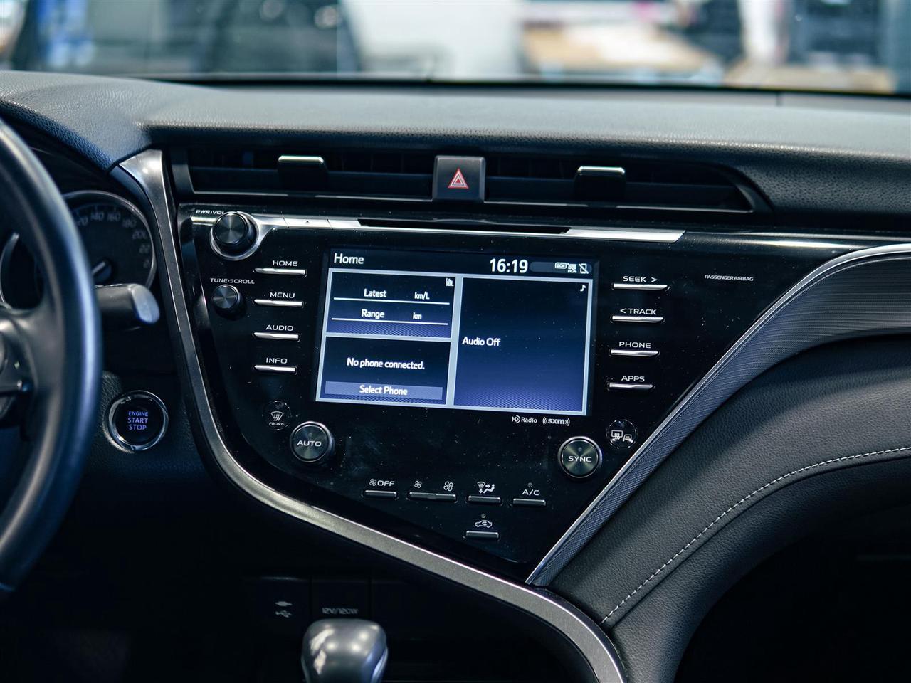 2018 Toyota Camry SE UPGRADE | SUNROOF | NO ACCIDENTS Photo