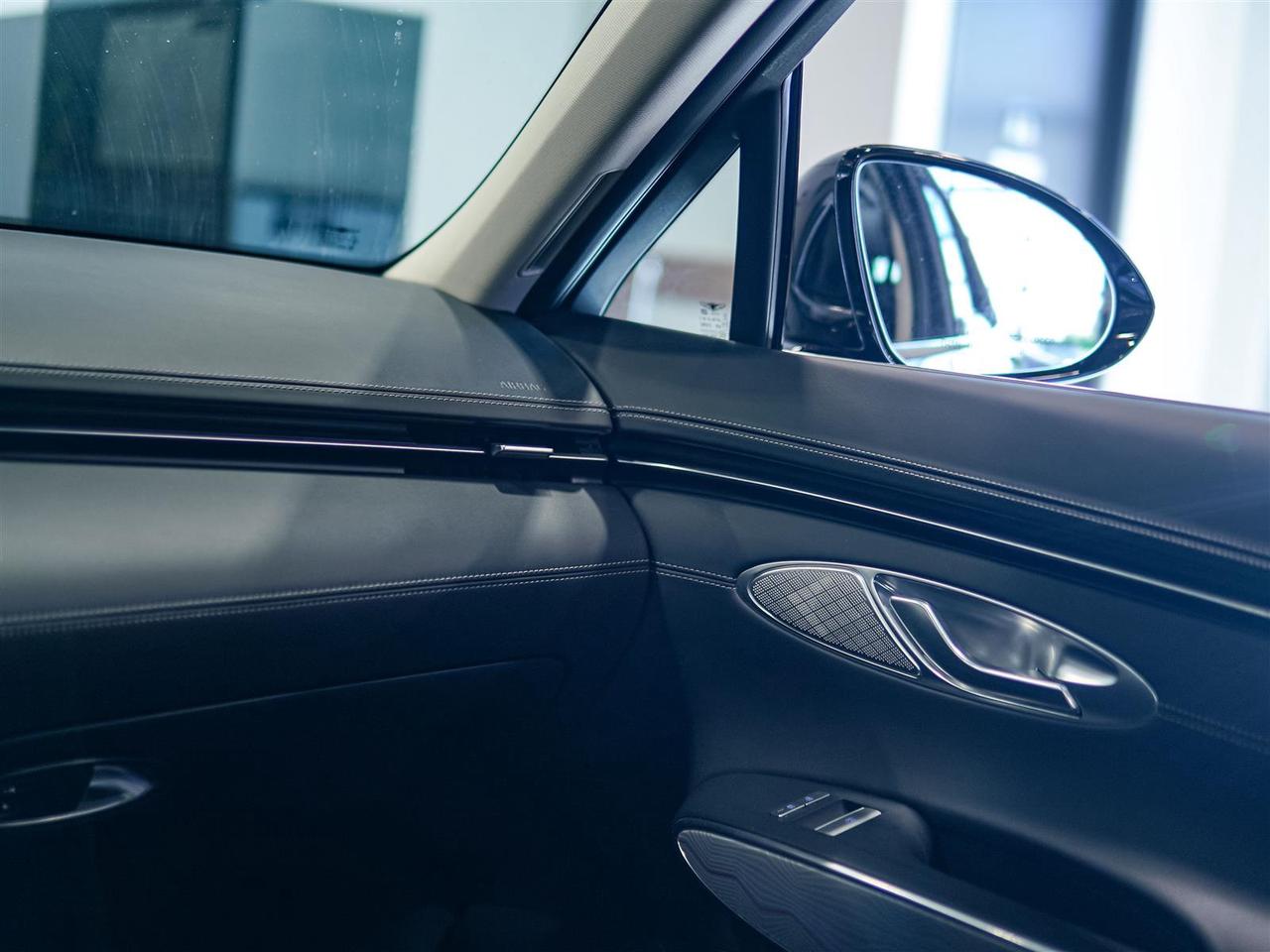 2023 Genesis GV70 2.5T AWD | ADVANCED | ONE OWNER | NO ACCIDENTS Photo