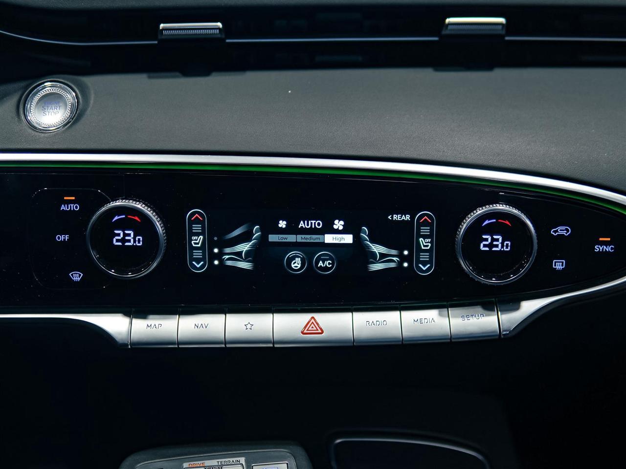 2023 Genesis GV70 2.5T AWD | ADVANCED | ONE OWNER | NO ACCIDENTS Photo