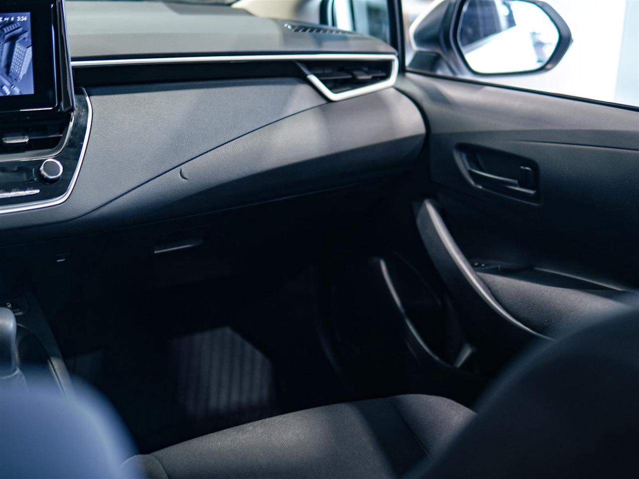 2024 Toyota Corolla LE | HEATED SEATS | BLIND SPOT | NO ACCIDENTS Photo