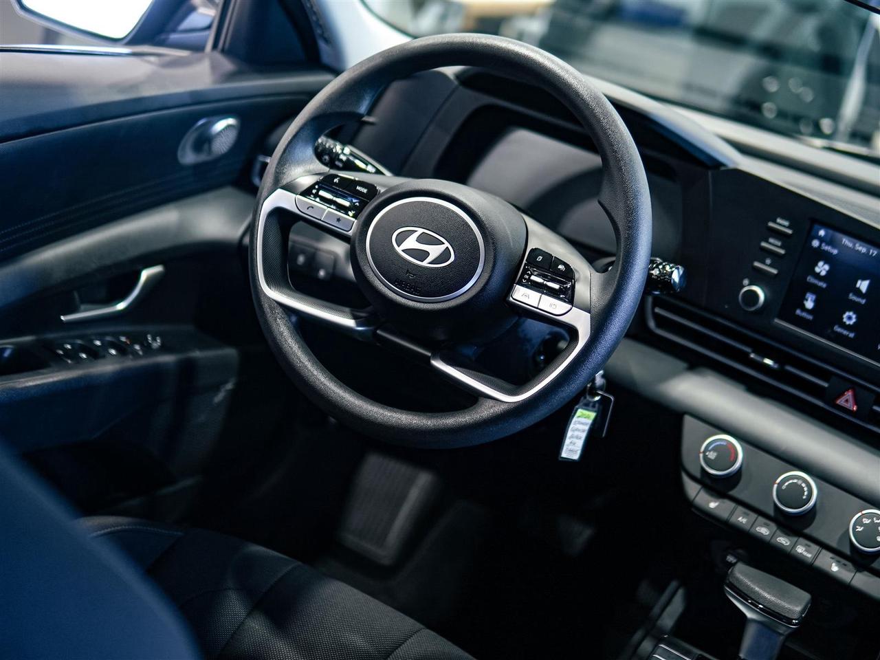 2024 Hyundai Elantra ESSENTIAL | ONE OWNER | NO ACCIDENTS Photo