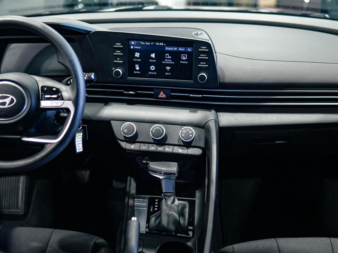 2024 Hyundai Elantra ESSENTIAL | ONE OWNER | NO ACCIDENTS Photo