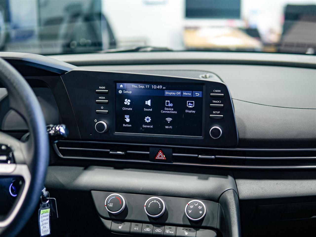 2024 Hyundai Elantra ESSENTIAL | ONE OWNER | NO ACCIDENTS Photo