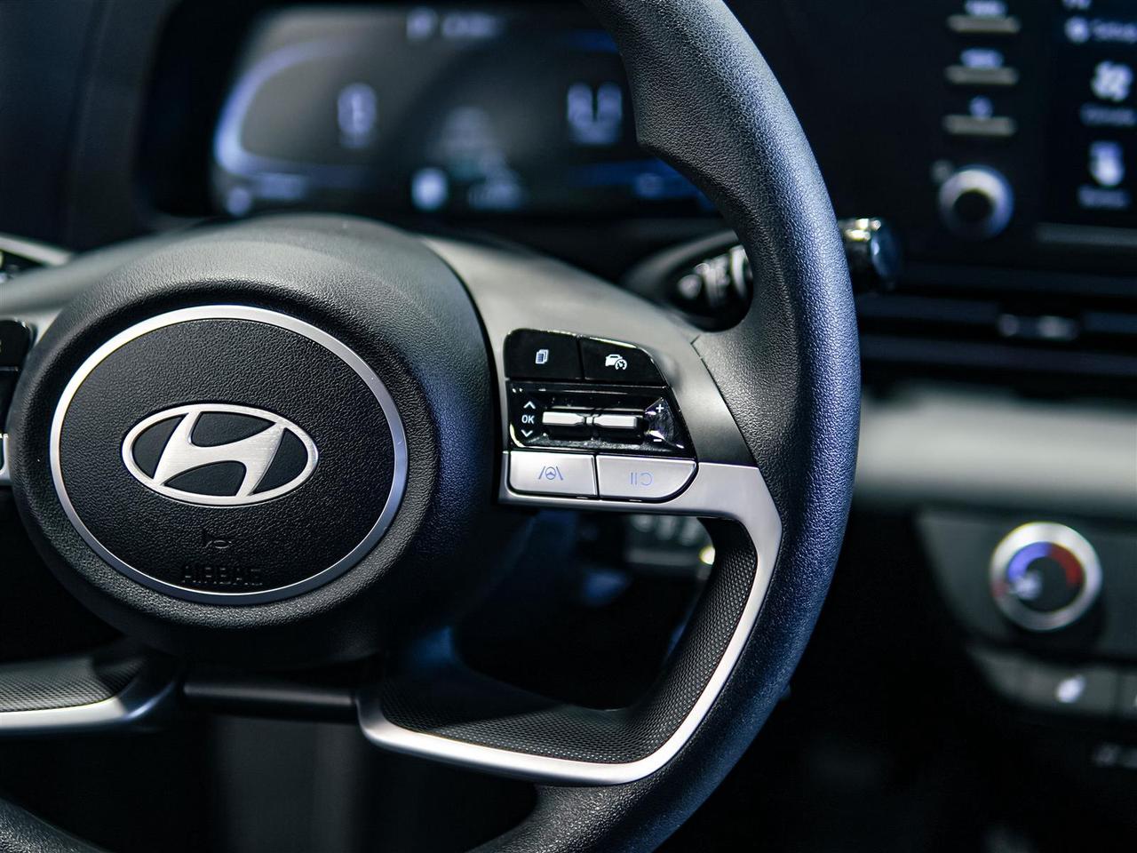2024 Hyundai Elantra ESSENTIAL | ONE OWNER | NO ACCIDENTS Photo