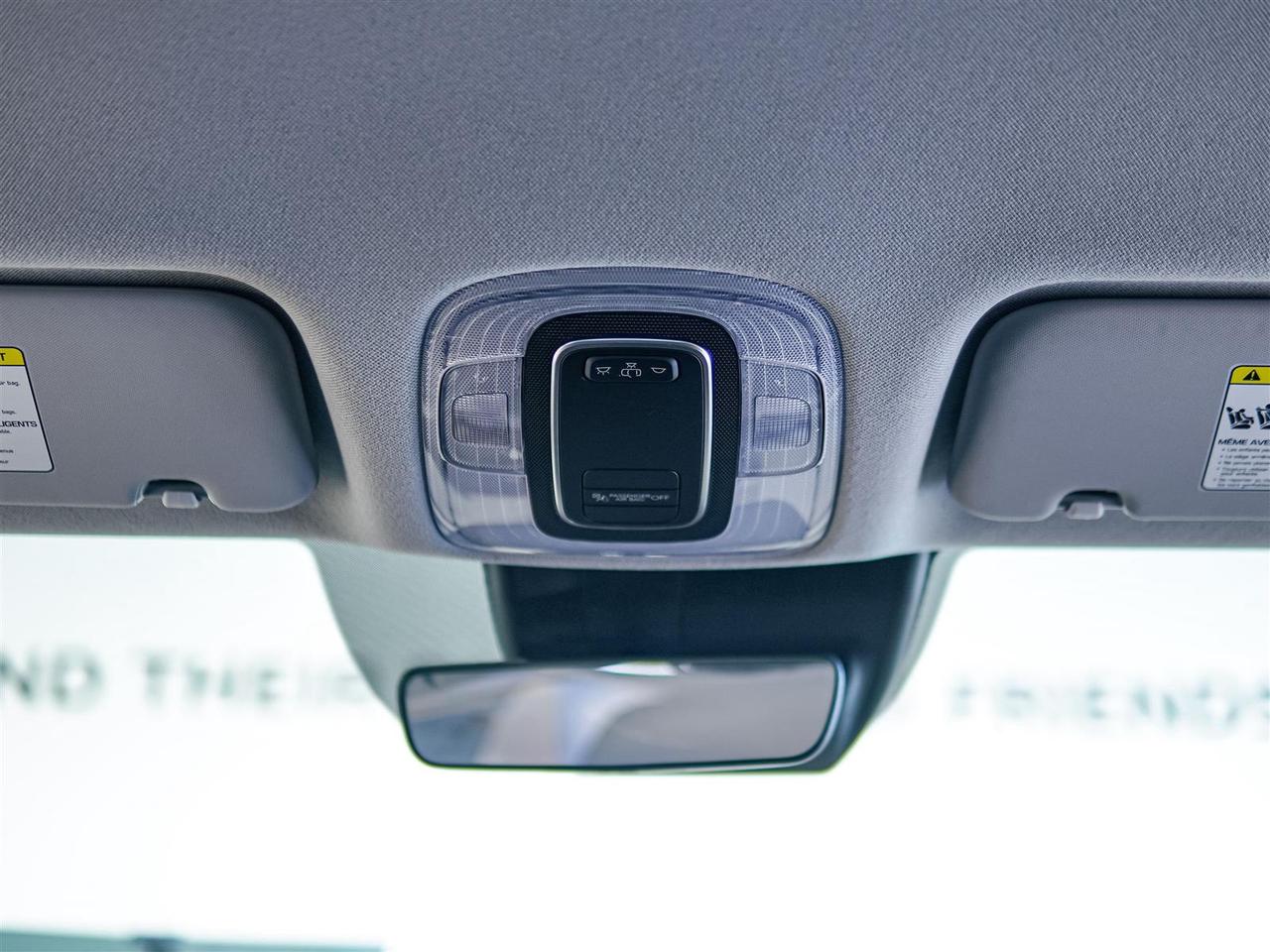 2024 Hyundai Elantra ESSENTIAL | ONE OWNER | NO ACCIDENTS Photo