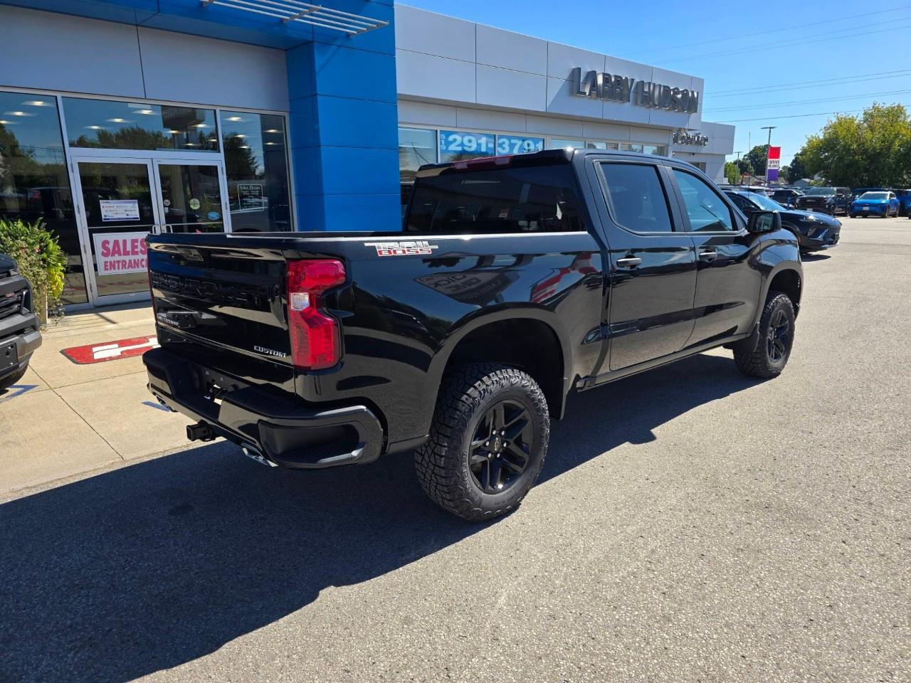 2026 Chevrolet Silverado 1500 Crew Cab Short Box 4-Wheel Drive Custom Trail Boss Photo