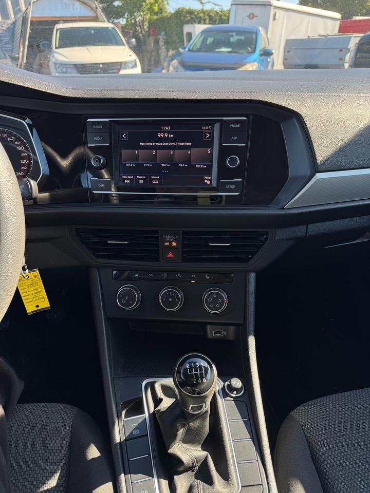 2019 Volkswagen Jetta Comfortline | 6 - speed Manual | CERTIFIED Photo
