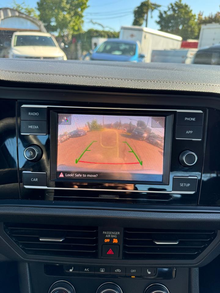 2019 Volkswagen Jetta Comfortline | 6 - speed Manual | CERTIFIED Photo