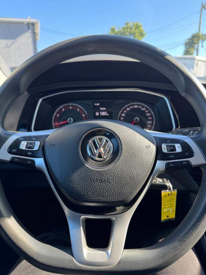 2019 Volkswagen Jetta Comfortline | 6 - speed Manual | CERTIFIED Photo