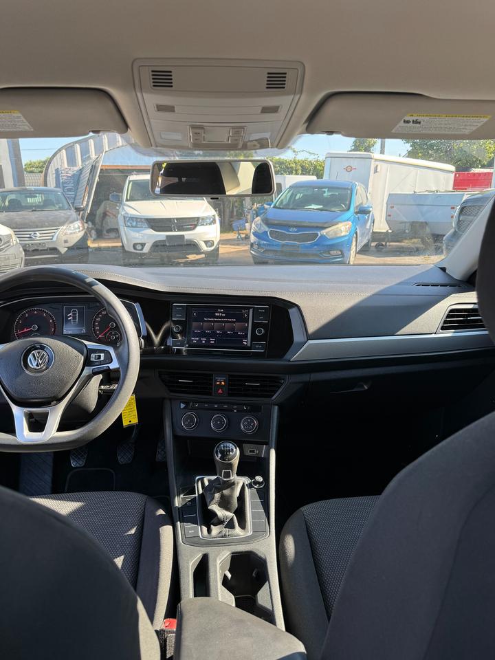 2019 Volkswagen Jetta Comfortline | 6 - speed Manual | CERTIFIED Photo
