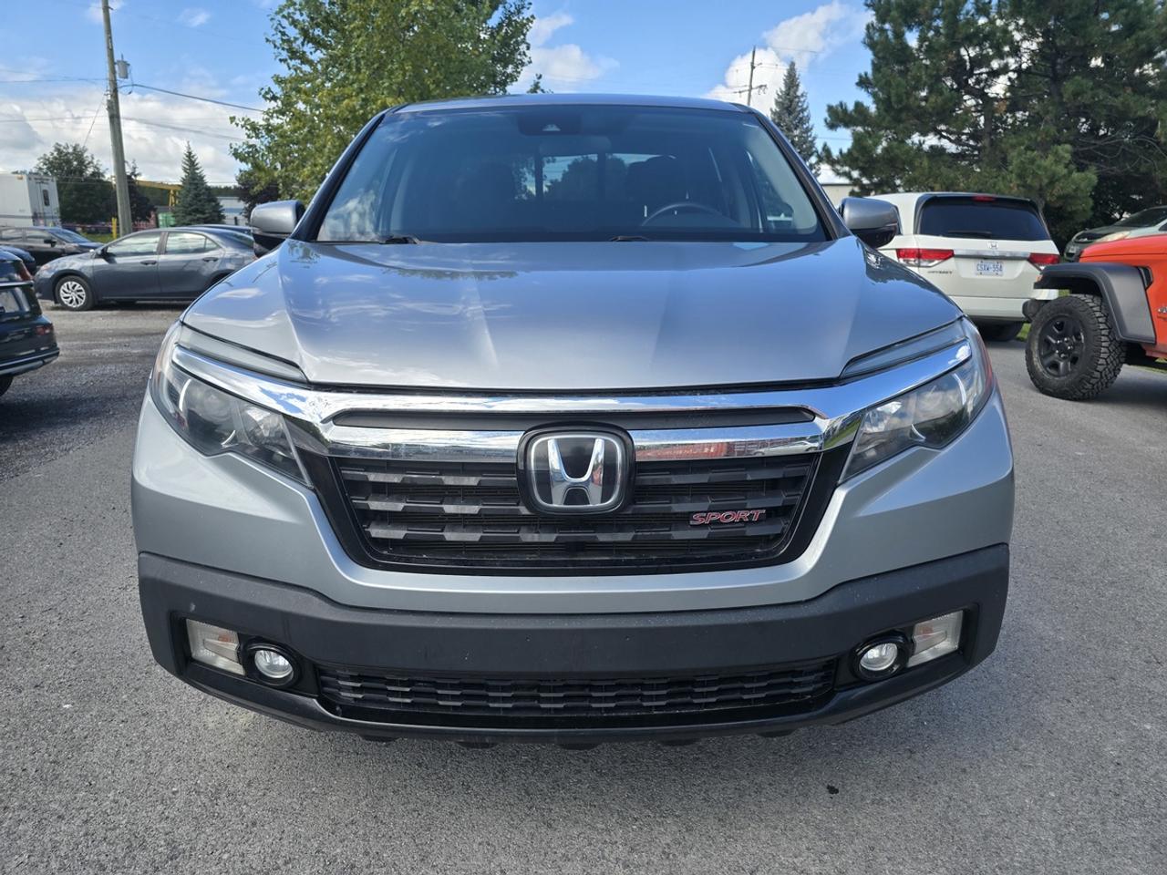 2019 Honda Ridgeline SPORT Photo5