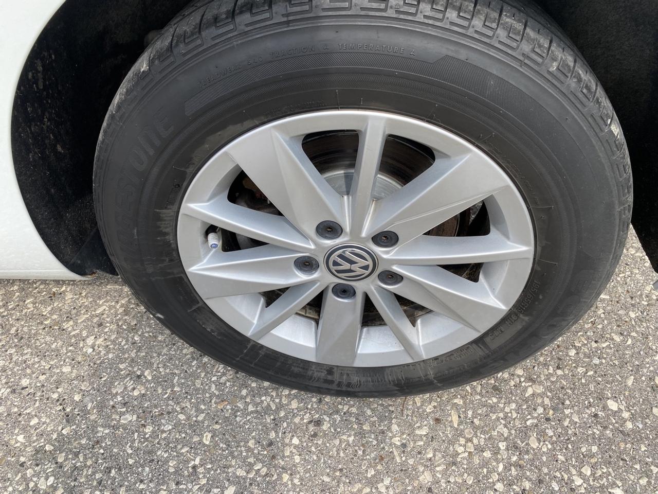 2018 Volkswagen Golf TRENDLINE Photo