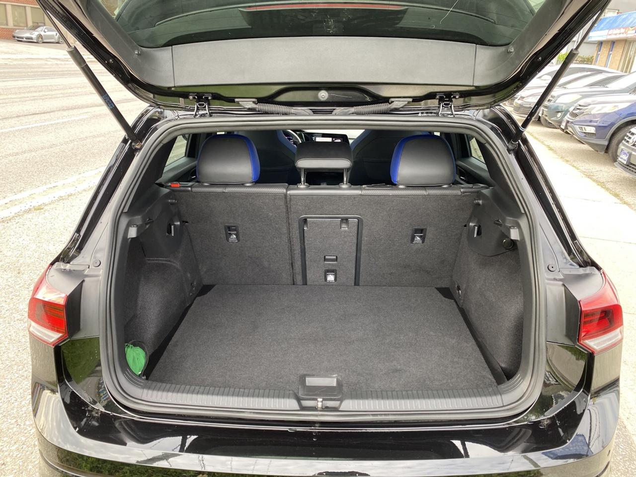 2024 Volkswagen Golf R Base Photo