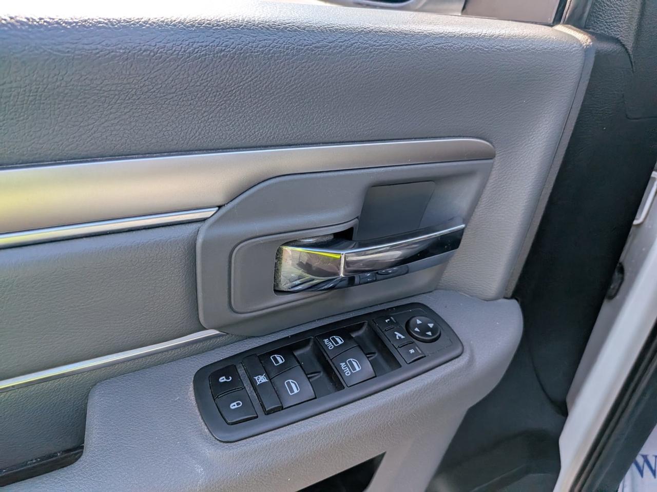 2019 RAM 1500 Classic 4x4 Crew Cab 5'7" Box Slt Crew Cab Short Bed Photo