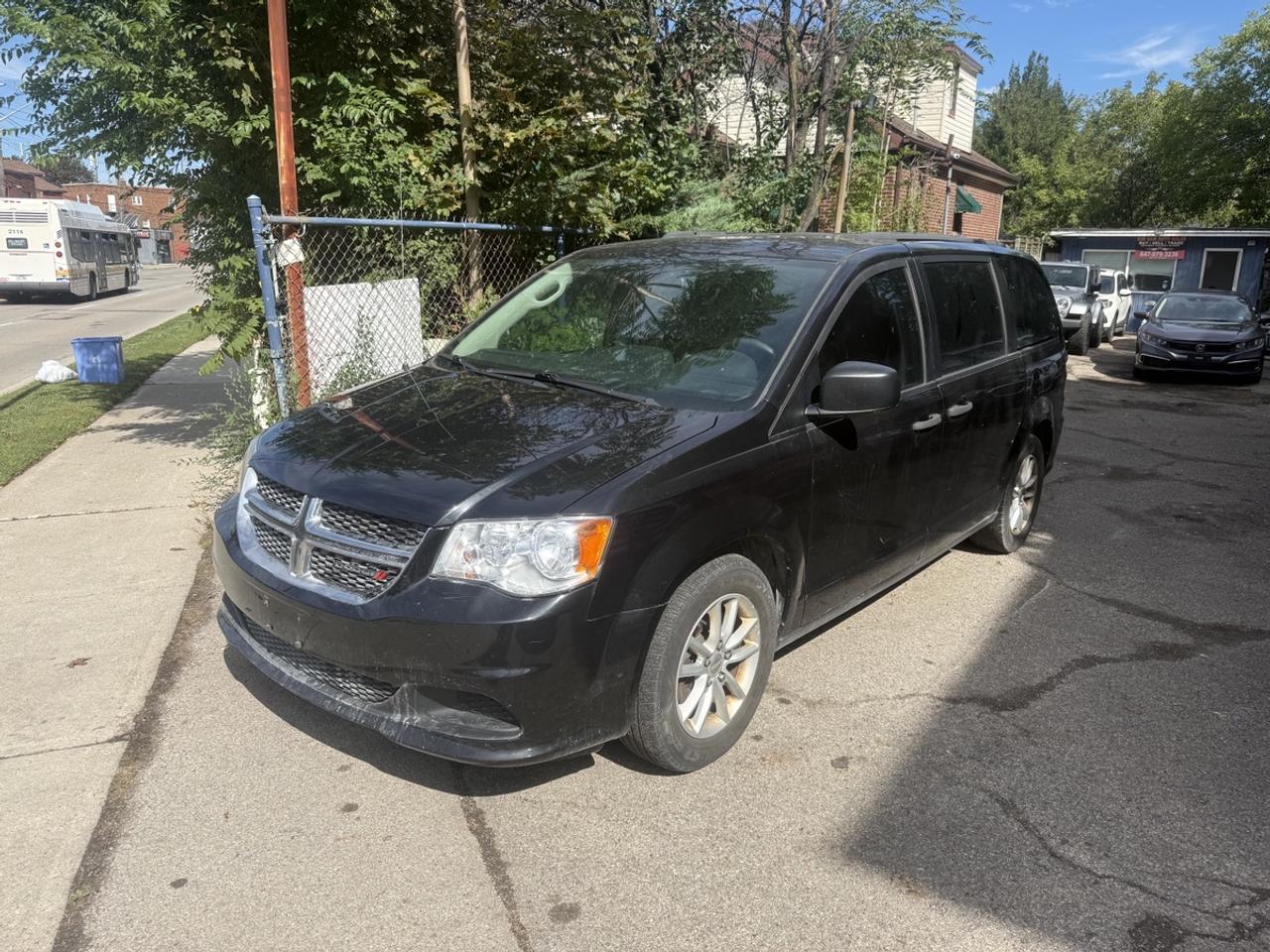 2019 Dodge Grand Caravan SE Photo2