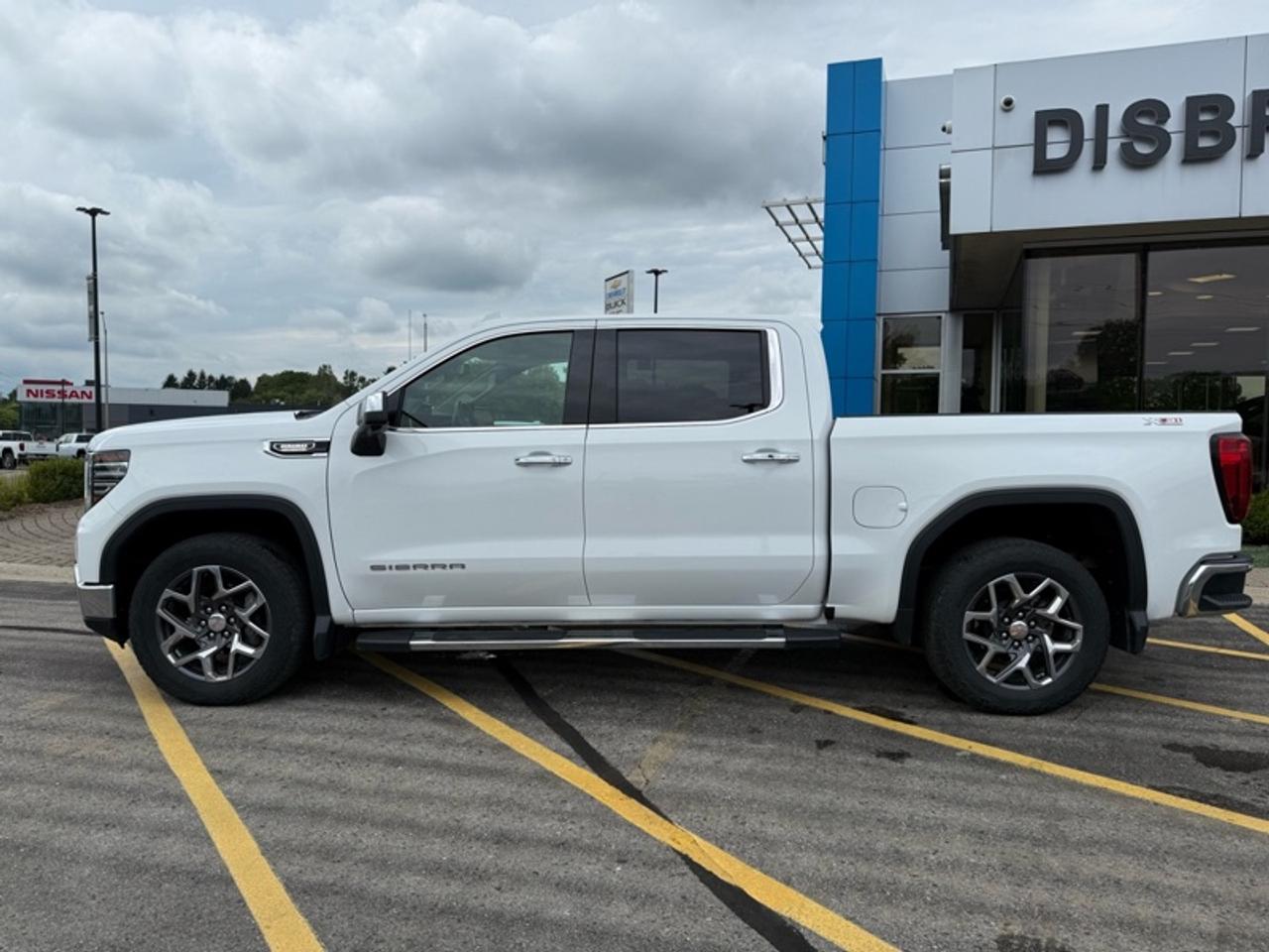 2025 GMC Sierra 1500 SLT Photo
