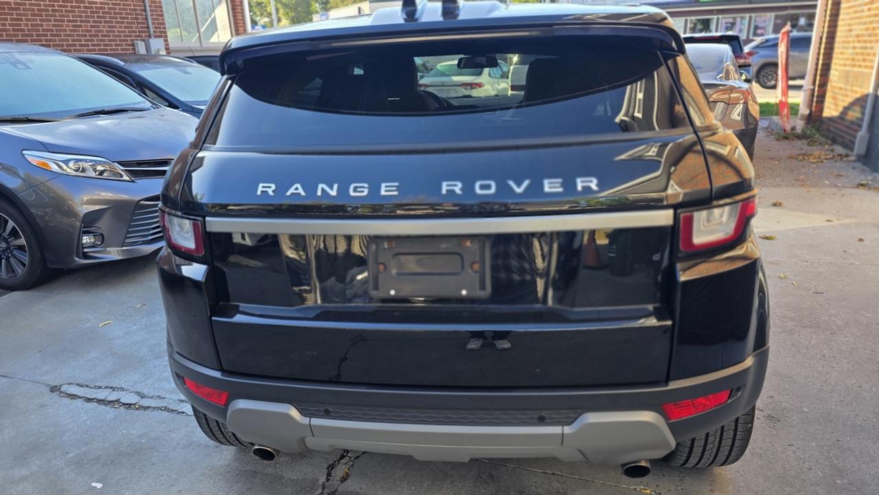 2019 Land Rover Range Rover Evoque SE Photo
