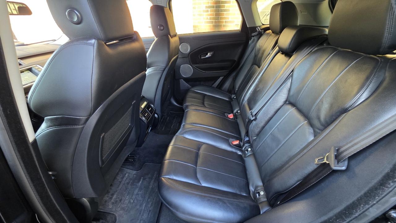 2019 Land Rover Range Rover Evoque SE Photo