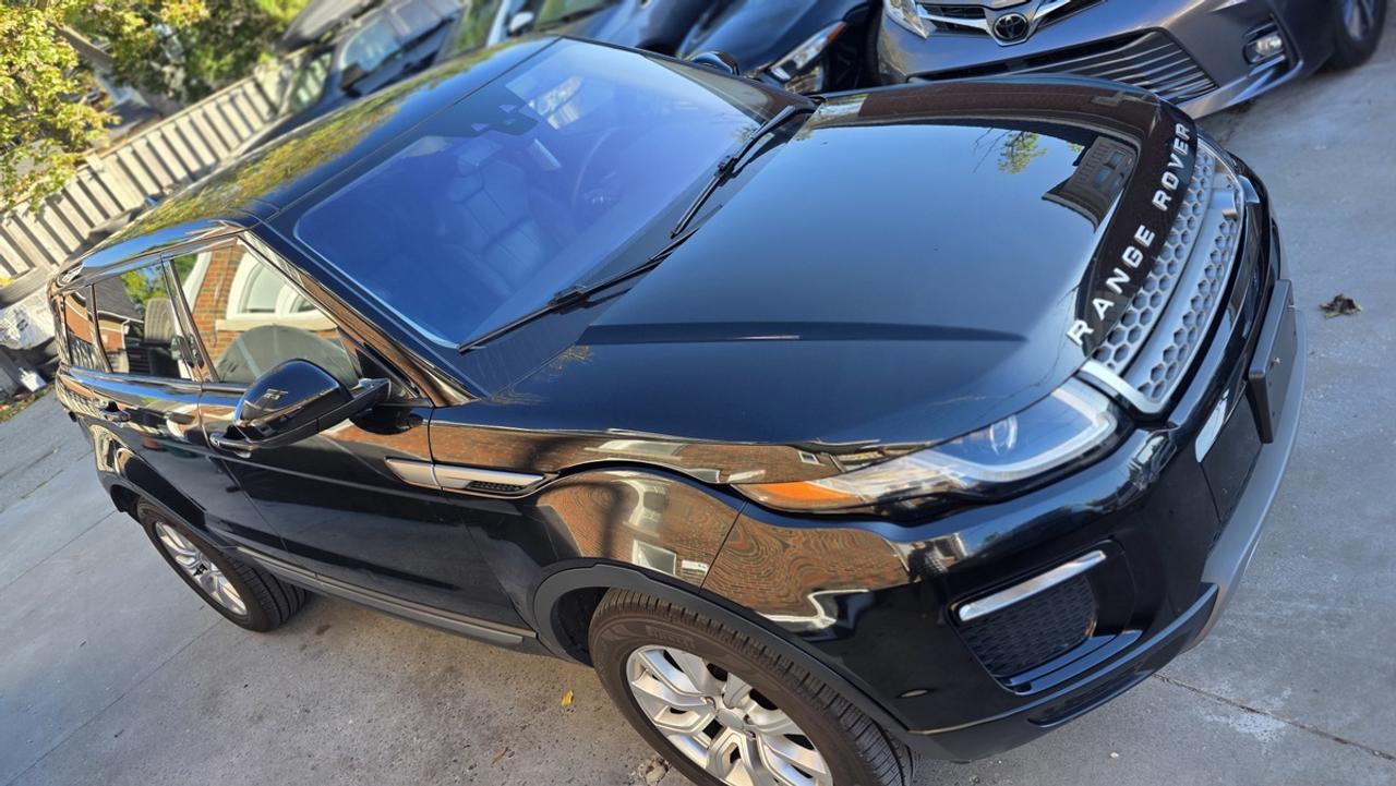 2019 Land Rover Range Rover Evoque SE Photo