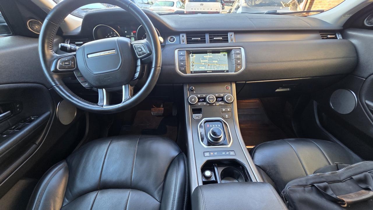 2019 Land Rover Range Rover Evoque SE Photo